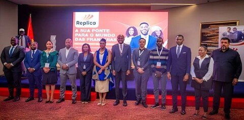 Foto de grupo da participação do IAPI no Seminário de implementação do projeto Replica em Luanda